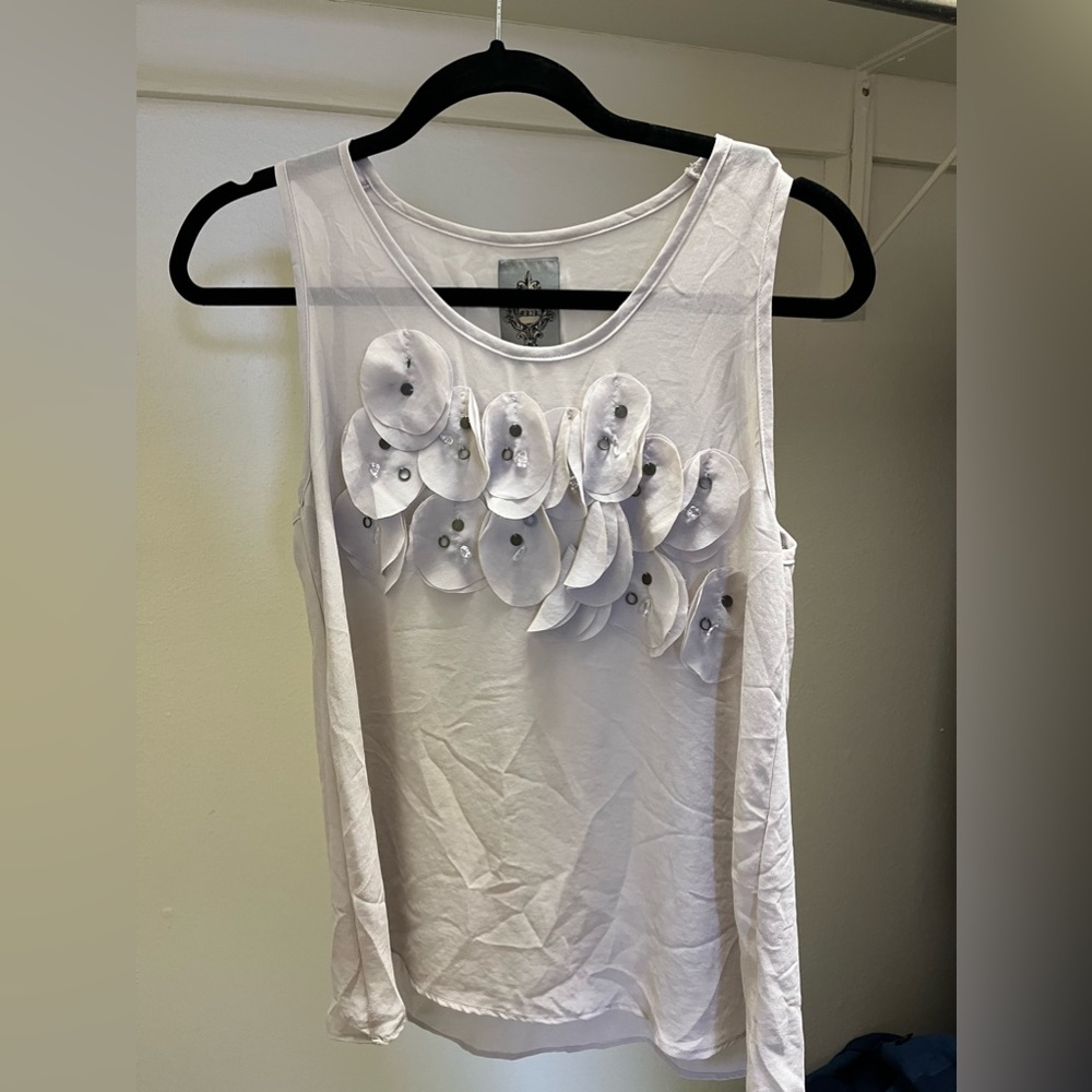 Silky top with front detail